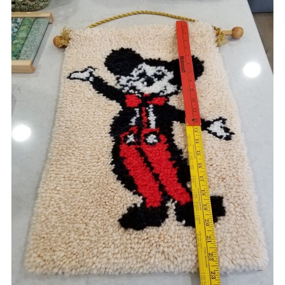 vintage Disney mickey mouse latch hook hanging rug - Picture 8 of 9
